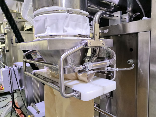 大容量粉體分裝機實拍圖