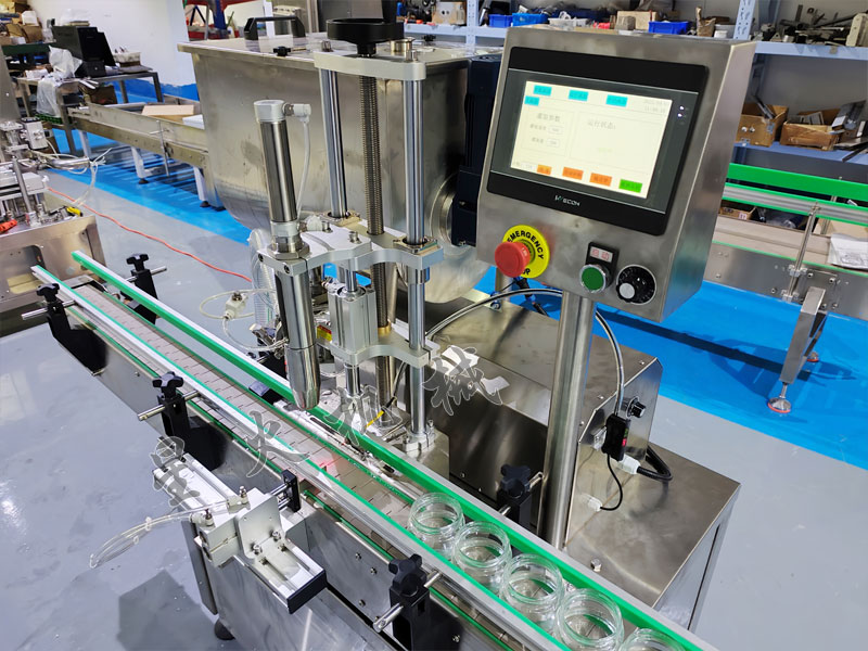 全自動(dòng)耗油單頭膏體灌裝機(jī)細(xì)節(jié)部分