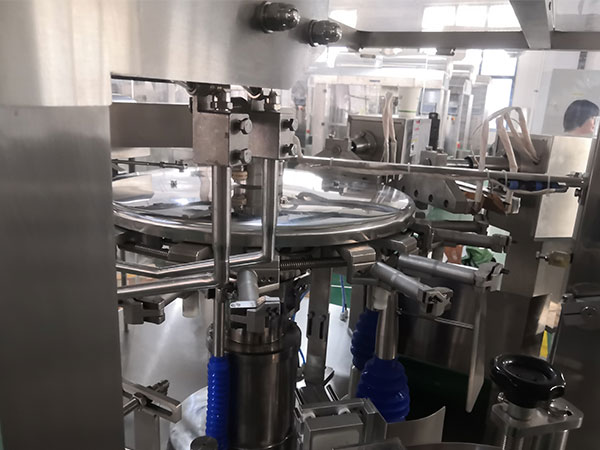 自動計量食品包裝機(jī)實拍圖